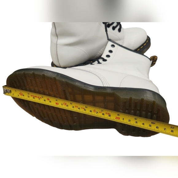 Doc Marten 1460 WOMEN'S PATENT LEATHER LACE UP BOOTS 6 M - Picture 7 of 16